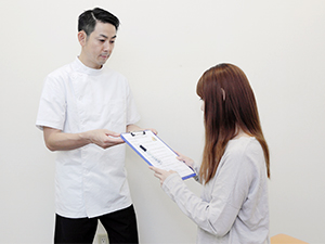 問診票の記入